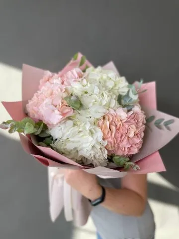 Bouquet of 5 royal hydrangeas