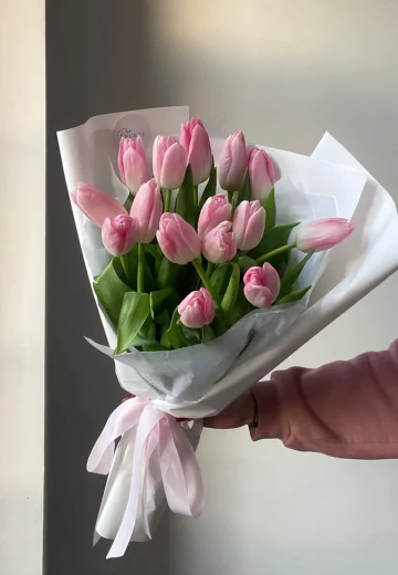 15 pink tulips