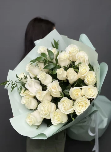 Bouquet of 25 white roses