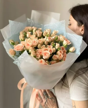 Bouquet of 25 spray roses