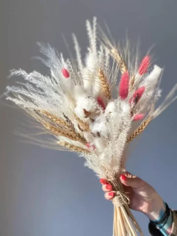 Field dried flowers