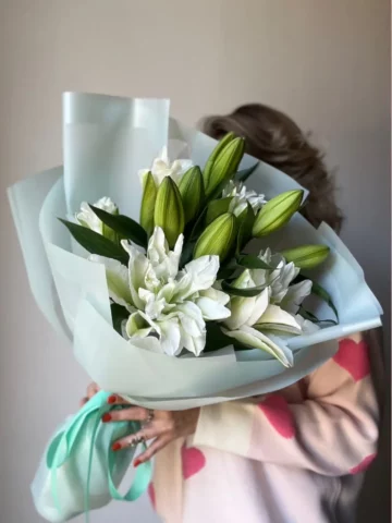 Bouquet of 3 white lilies