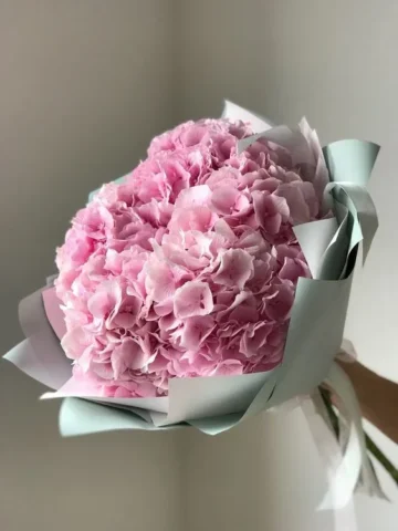 Bouquet of 3 pink hydrangeas