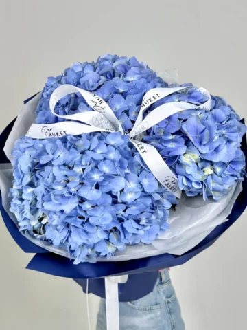 Bouquet of 3 blue hydrangeas