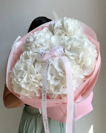 Bouquet of 5 white hydrangeas