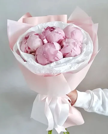 Bouquet of 5 peonies